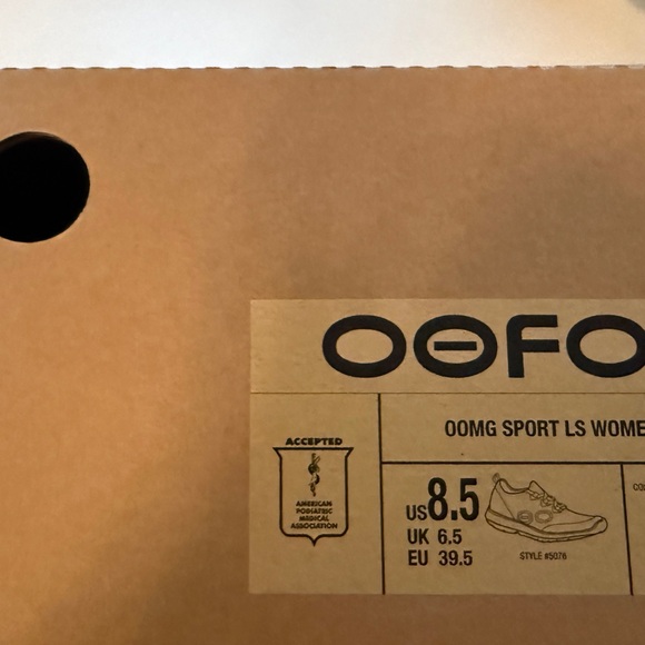 OOFOS WOMEN'S OOMG SPORT LS LOW SHOE - BLACK - Picture 2 of 7